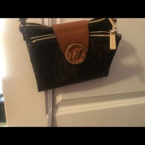 Michael kors crossbody